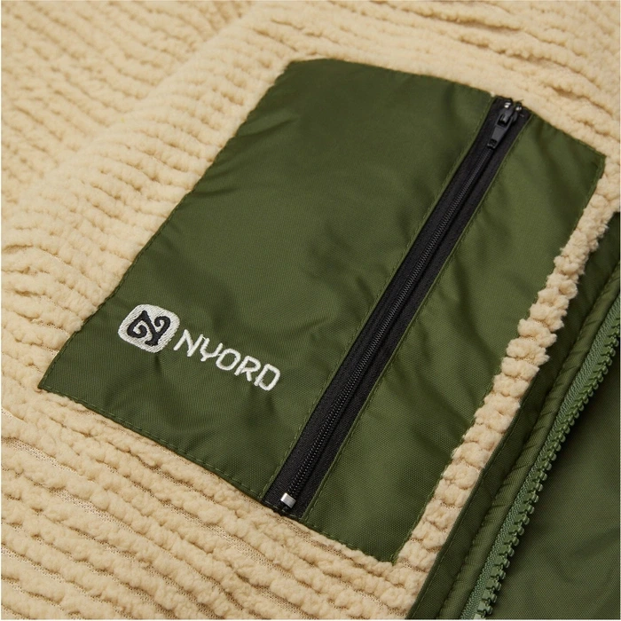 Nyord-Primaloft-Outdoor-Robe_Deep-Green_07.webp