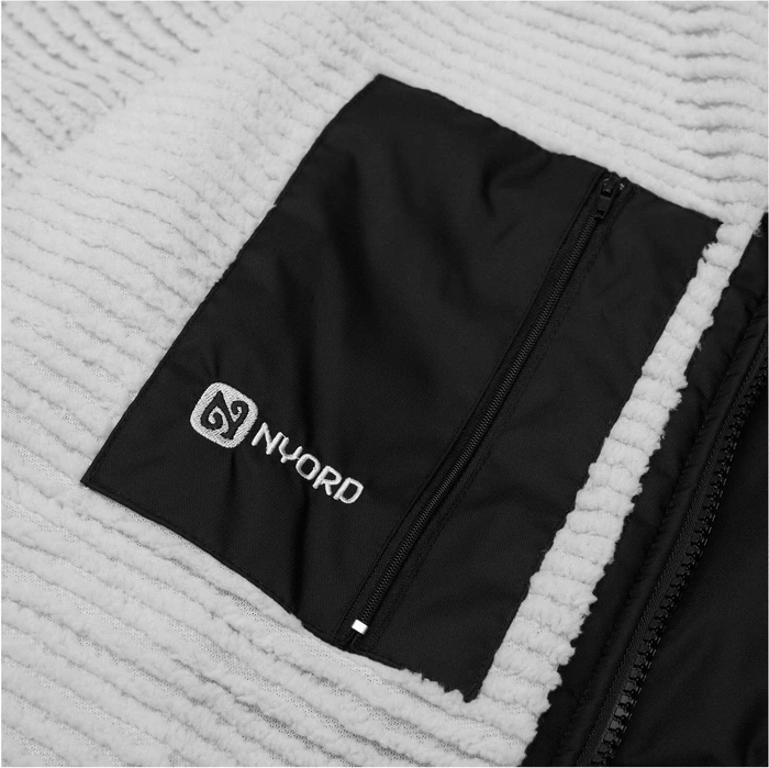Nyord-Primaloft-Outdoor-Robe_Black-Grey_07.webp