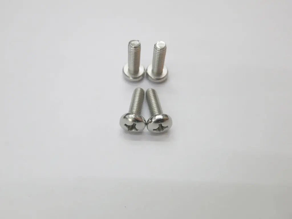 Screws for Kiteboard Pads and straps x 4 - OZONE